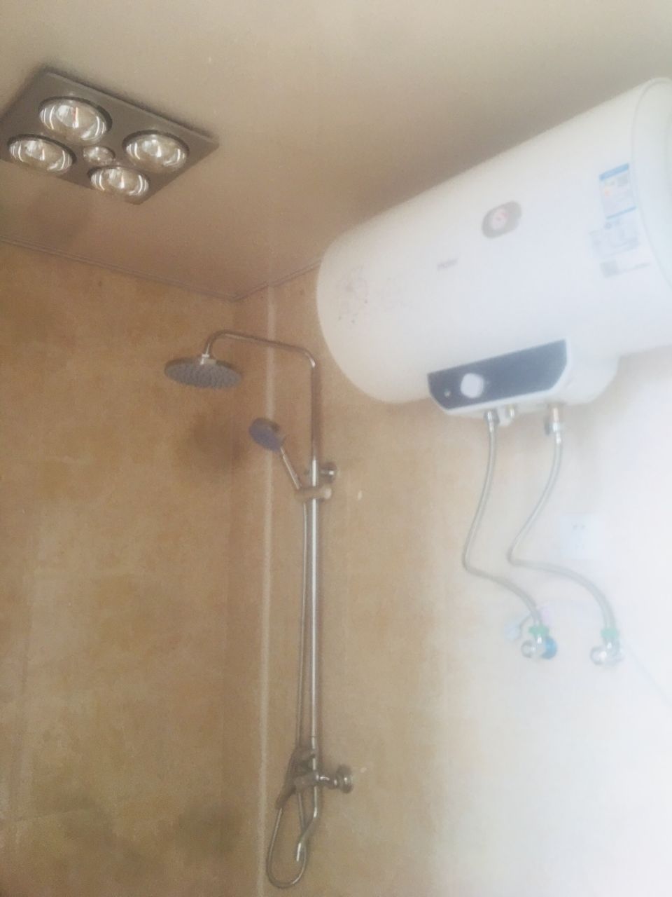 60升热水器,品牌淋雨大花伞,浴霸
